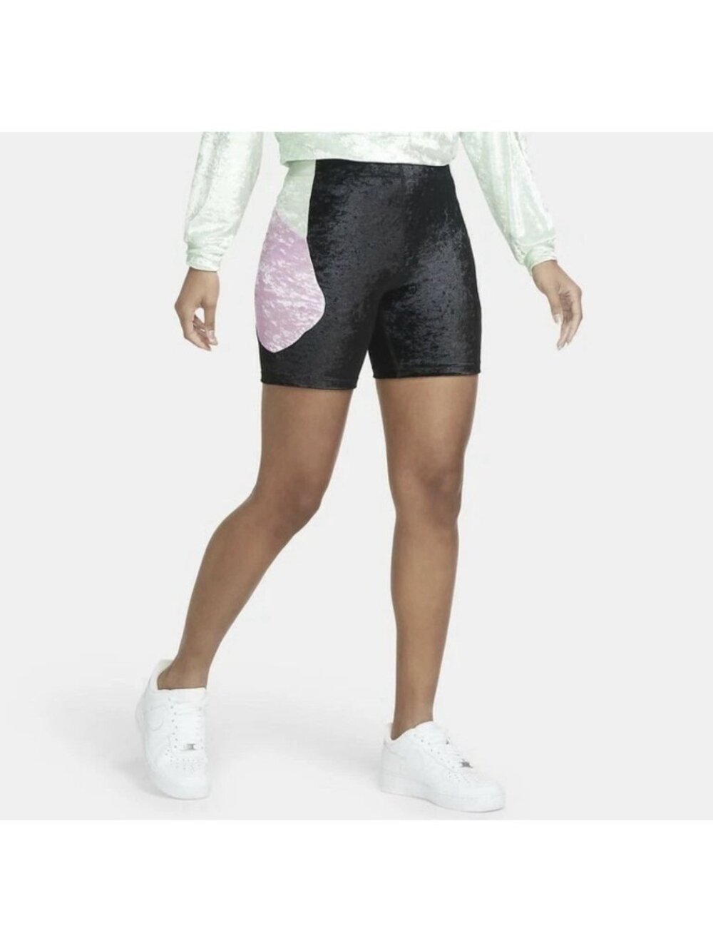 Nike Sportswear Women's Size Medium Velvet Bike Shorts Above Knee - Picture 3 of 8